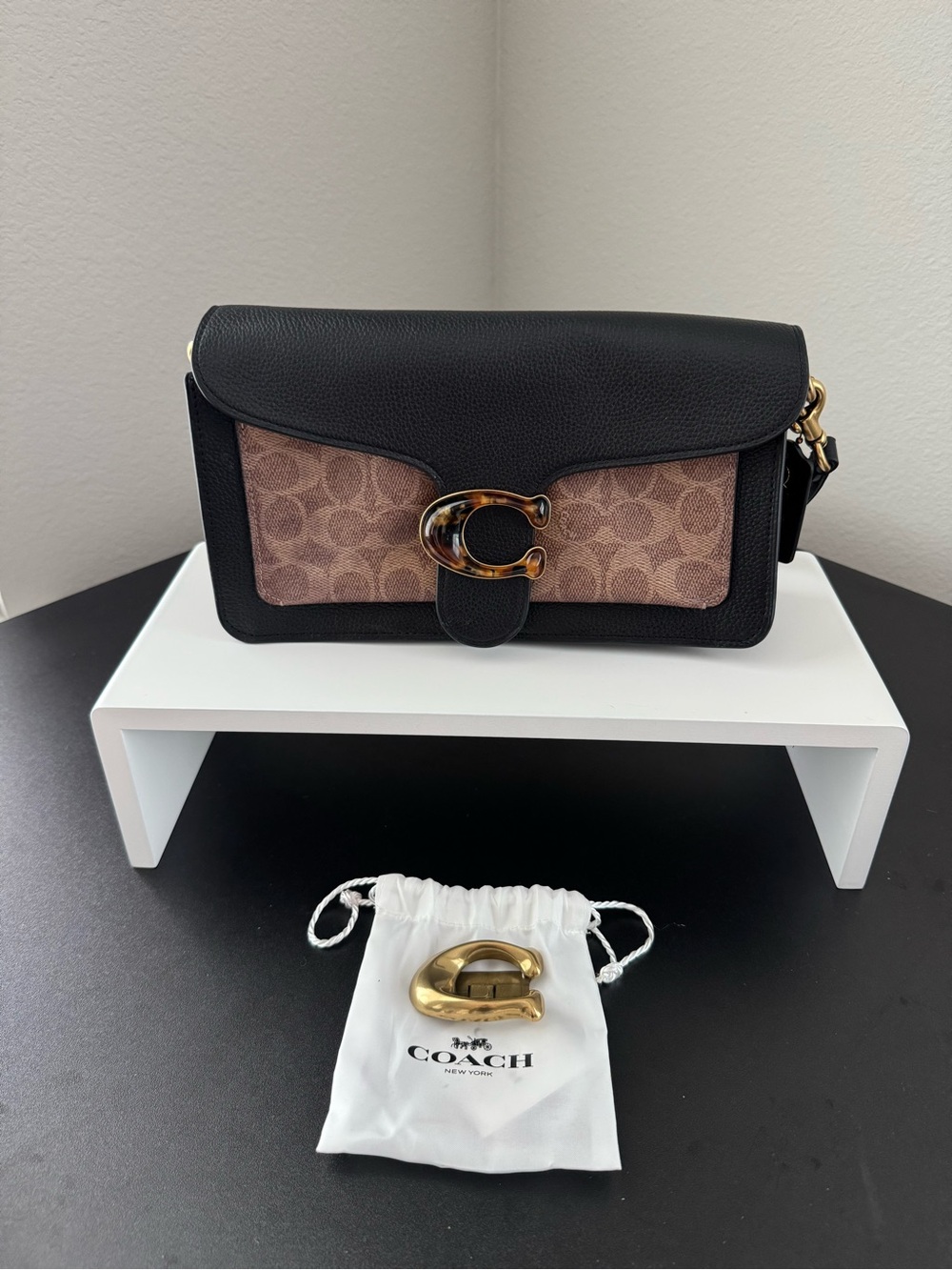 Coach Black & Brown Leather Bag With Gold Hardware & Matching Wallet - Picture 8 of 9
